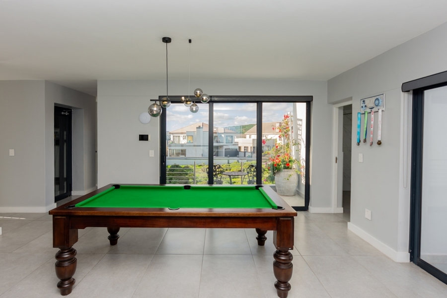 7 Bedroom Property for Sale in Calypso Beach Western Cape